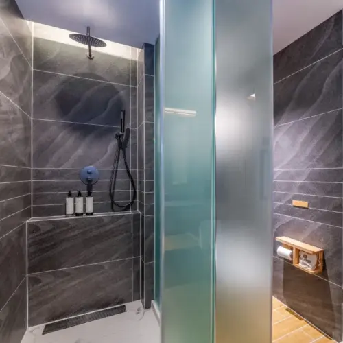 清莲居风景家庭房(古城景观+智能控制+零压床垫+加湿器) 清莲居风景家庭房(古城景观+智能控制+零压床垫+加湿器)